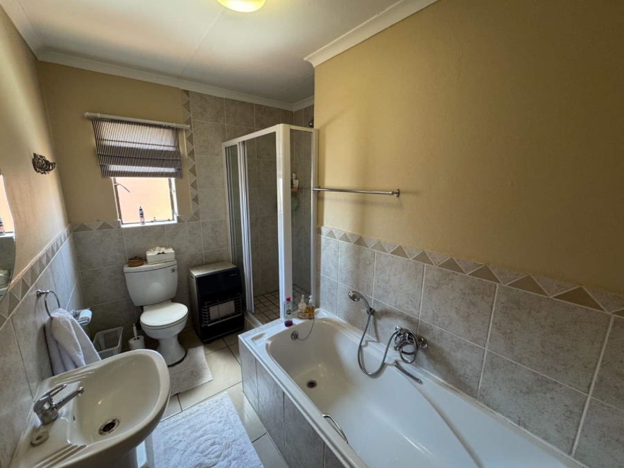 3 Bedroom Property for Sale in Randhart Gauteng