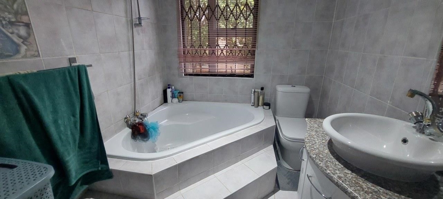 3 Bedroom Property for Sale in New Redruth Gauteng