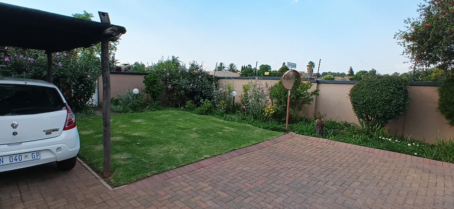 2 Bedroom Property for Sale in Sunward Park Gauteng