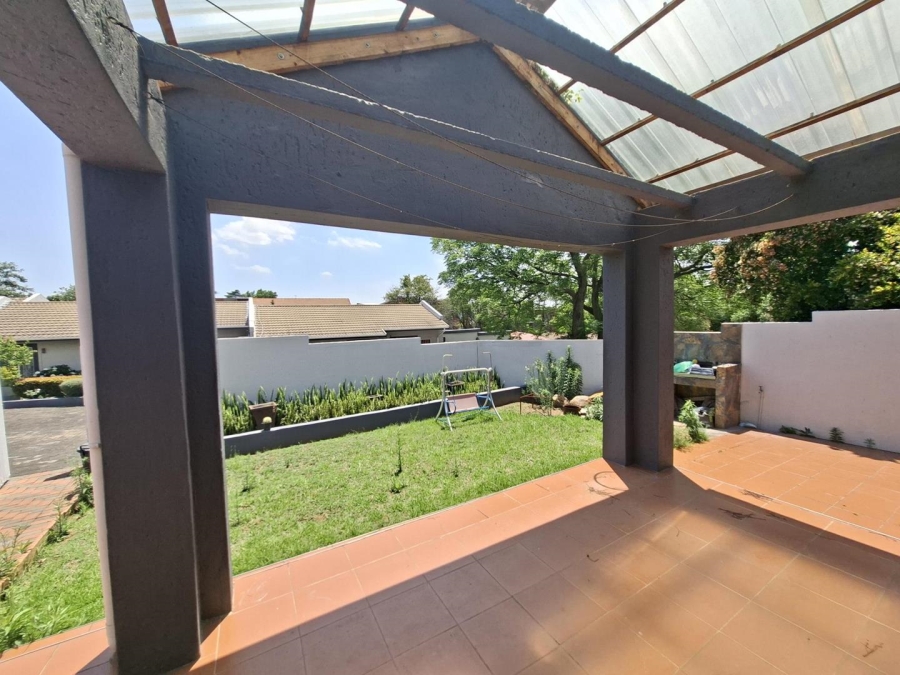 2 Bedroom Property for Sale in Buccleuch Gauteng