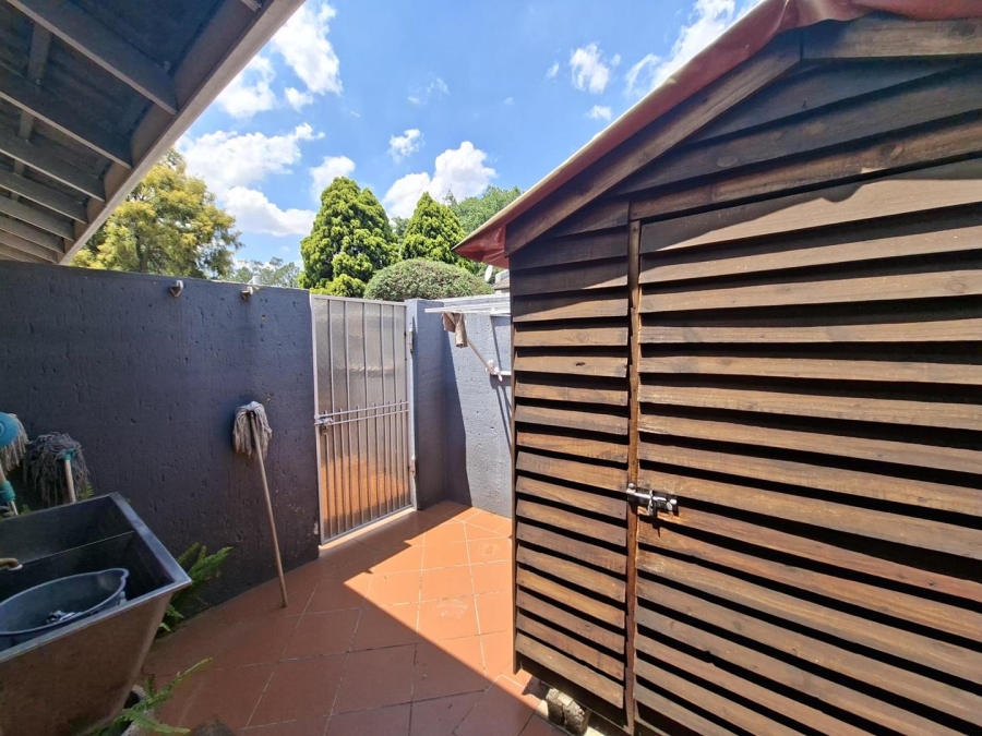 2 Bedroom Property for Sale in Buccleuch Gauteng