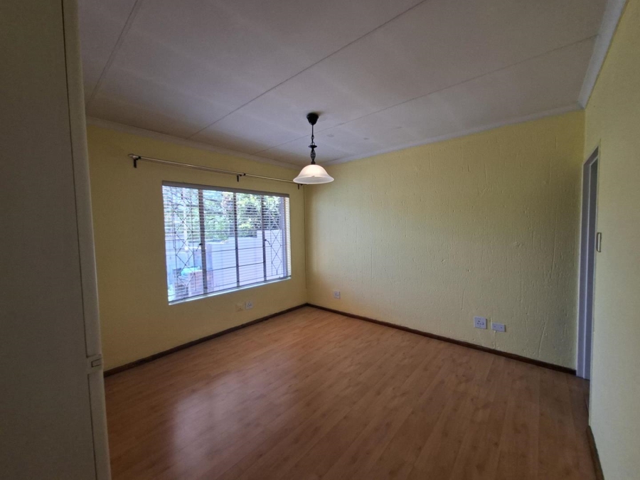 2 Bedroom Property for Sale in Buccleuch Gauteng