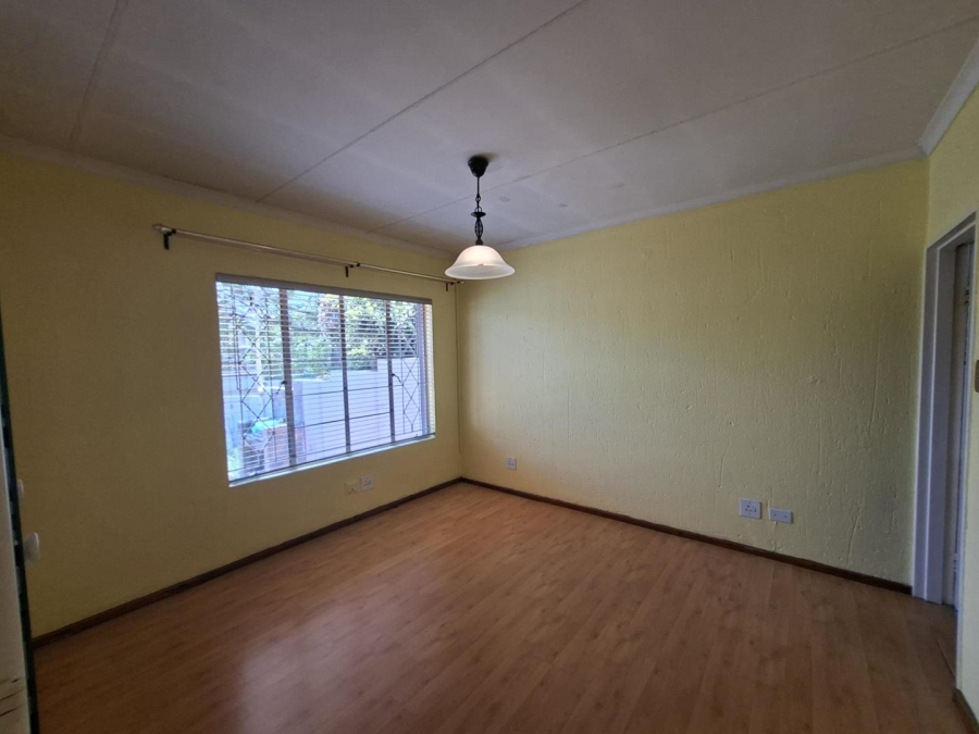 2 Bedroom Property for Sale in Buccleuch Gauteng