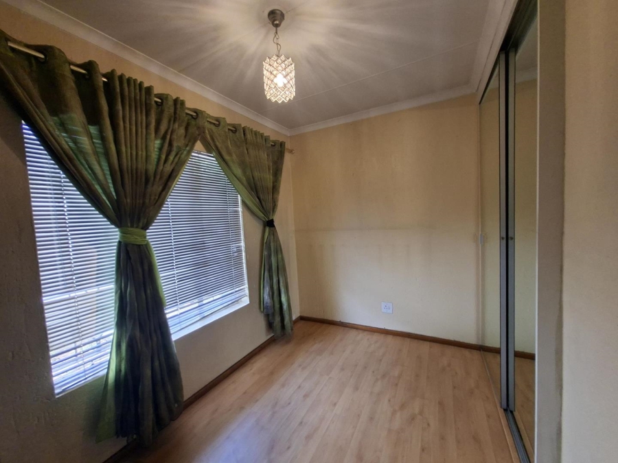 2 Bedroom Property for Sale in Buccleuch Gauteng