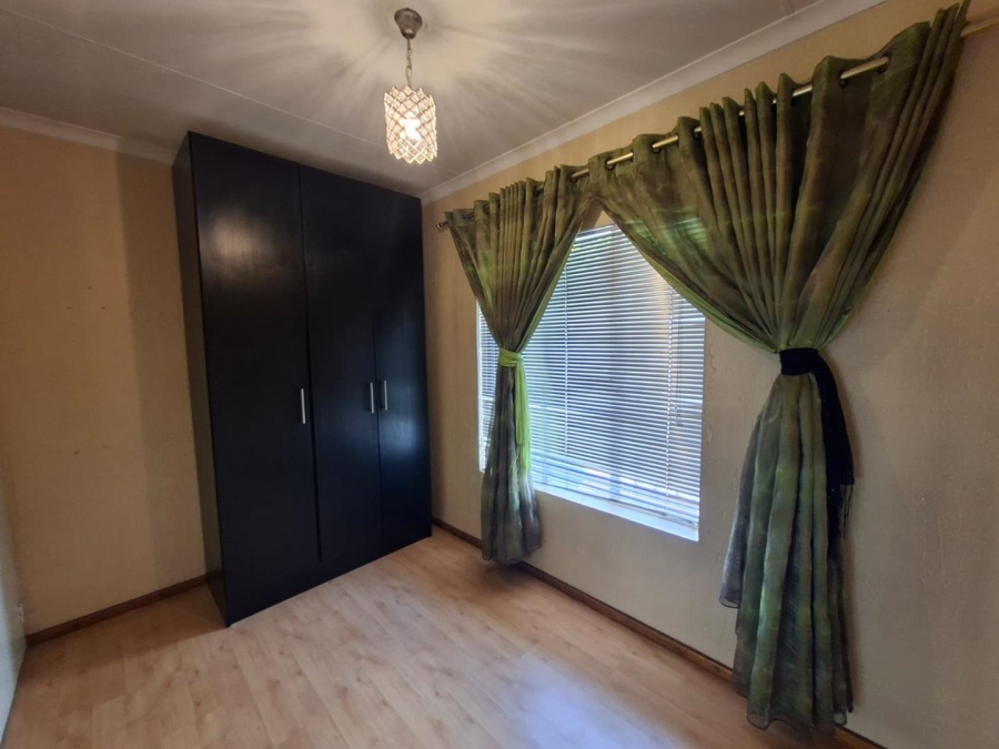 2 Bedroom Property for Sale in Buccleuch Gauteng
