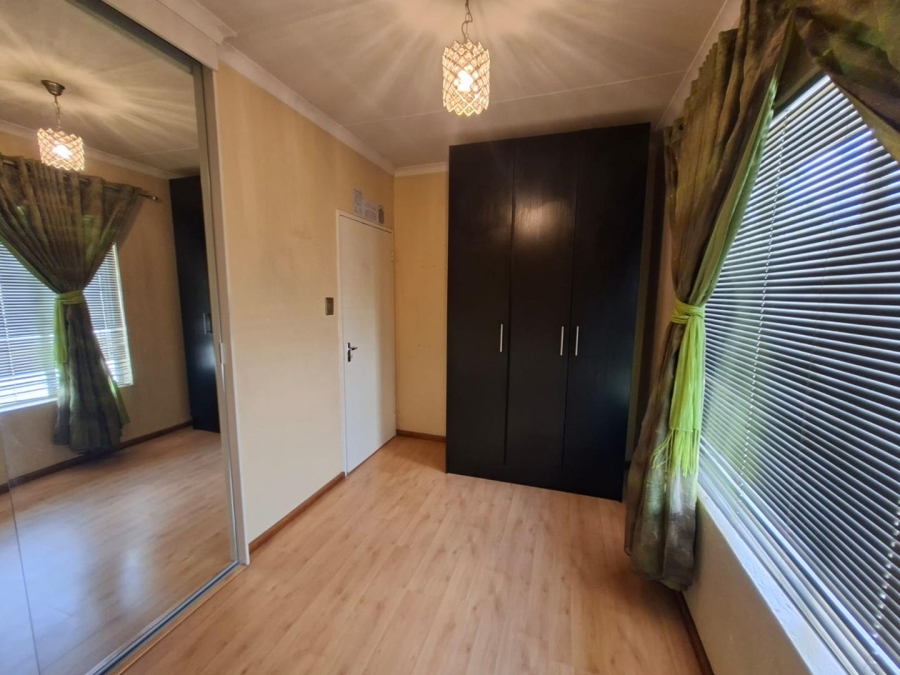 2 Bedroom Property for Sale in Buccleuch Gauteng