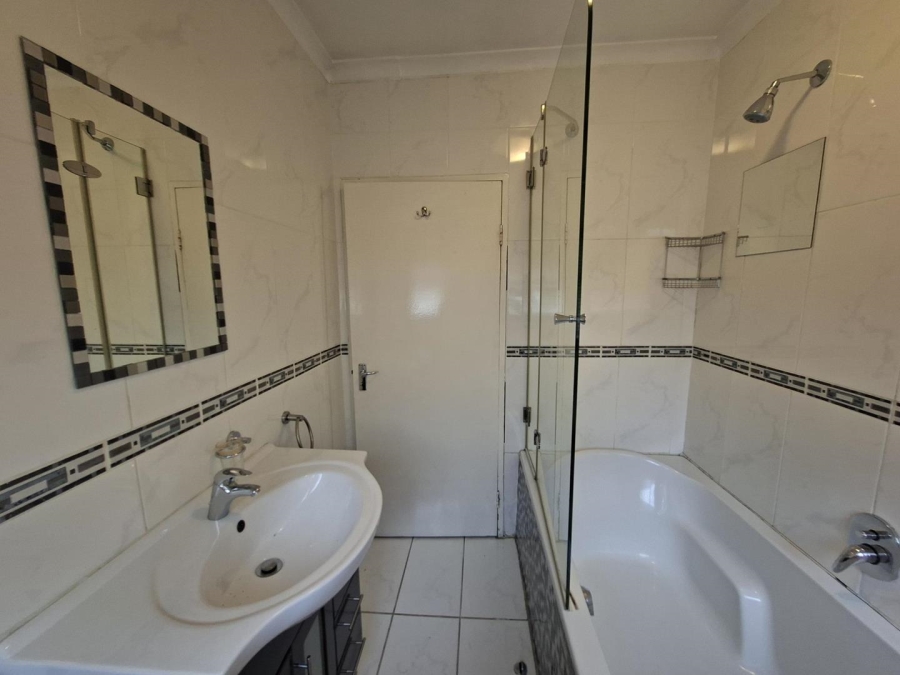 2 Bedroom Property for Sale in Buccleuch Gauteng