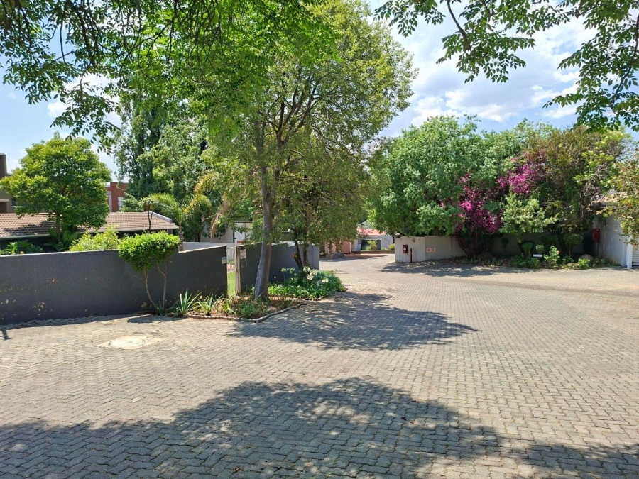 2 Bedroom Property for Sale in Buccleuch Gauteng