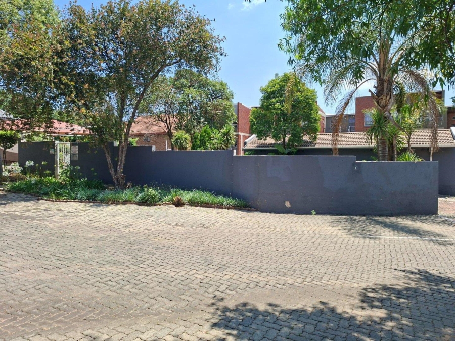 2 Bedroom Property for Sale in Buccleuch Gauteng
