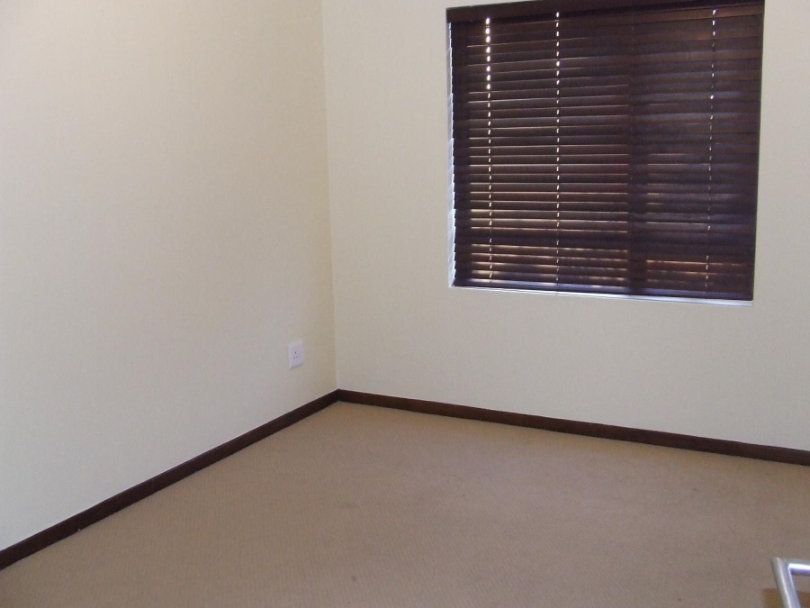 To Let 1 Bedroom Property for Rent in Jackal Creek Golf Estate Gauteng