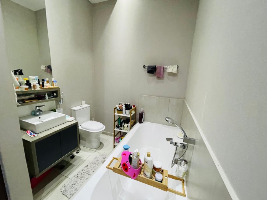 To Let 2 Bedroom Property for Rent in Morningside Gauteng