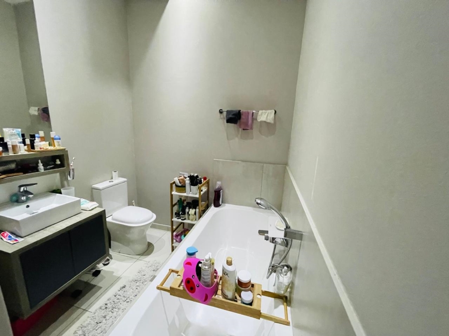 To Let 2 Bedroom Property for Rent in Morningside Gauteng