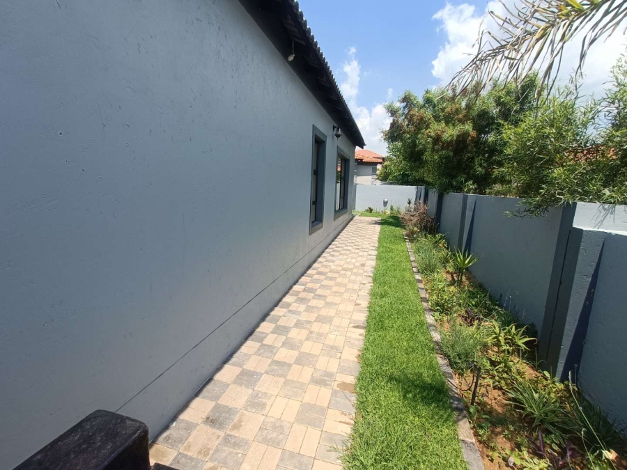 4 Bedroom Property for Sale in Arundo Estate Gauteng