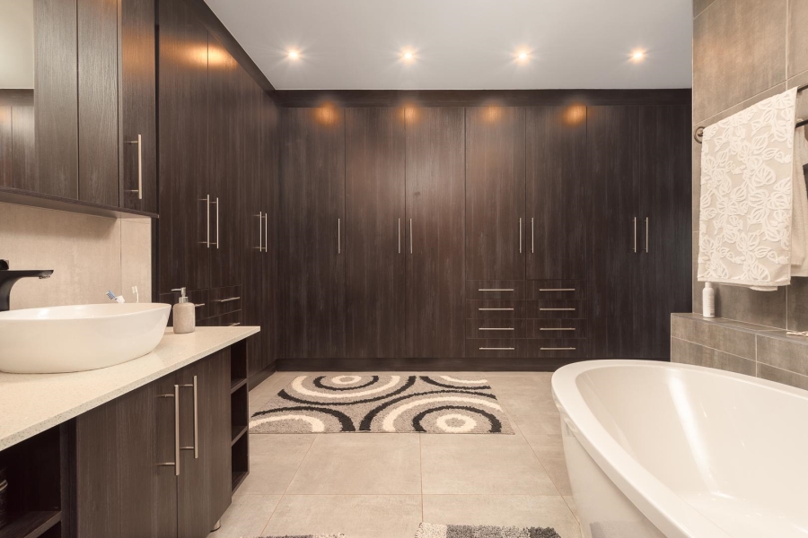 4 Bedroom Property for Sale in Eye of Africa Gauteng