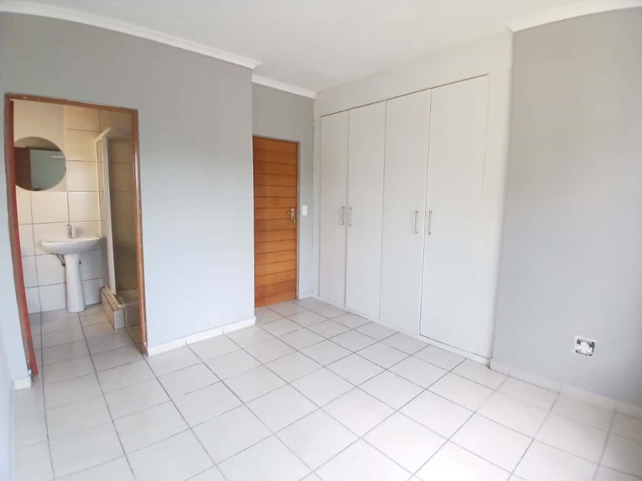 2 Bedroom Property for Sale in South Crest Gauteng
