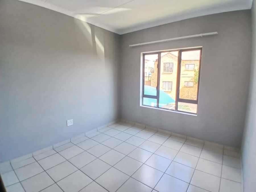 2 Bedroom Property for Sale in South Crest Gauteng