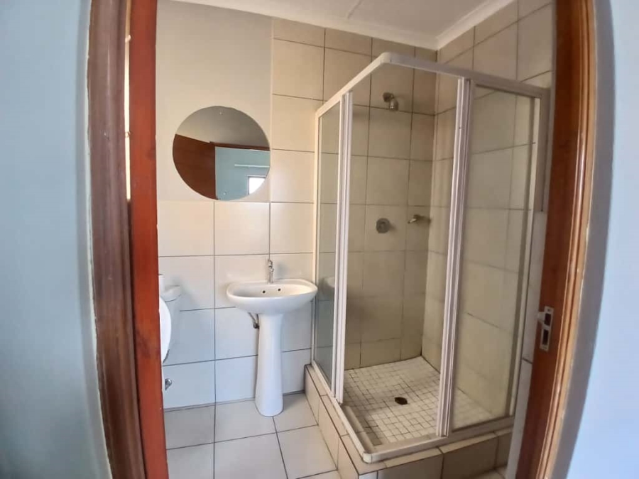 2 Bedroom Property for Sale in South Crest Gauteng