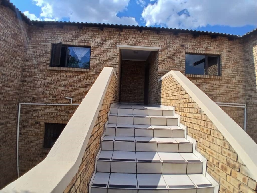 2 Bedroom Property for Sale in South Crest Gauteng