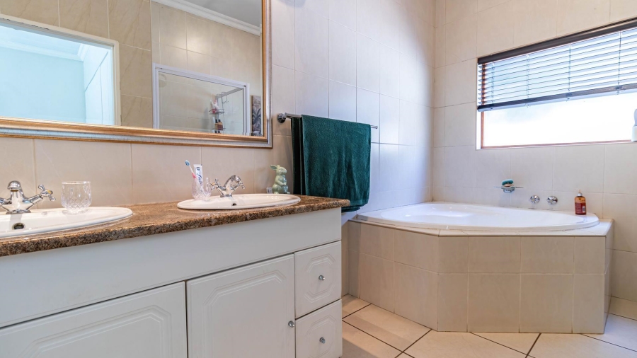 3 Bedroom Property for Sale in Midstream Estate Gauteng