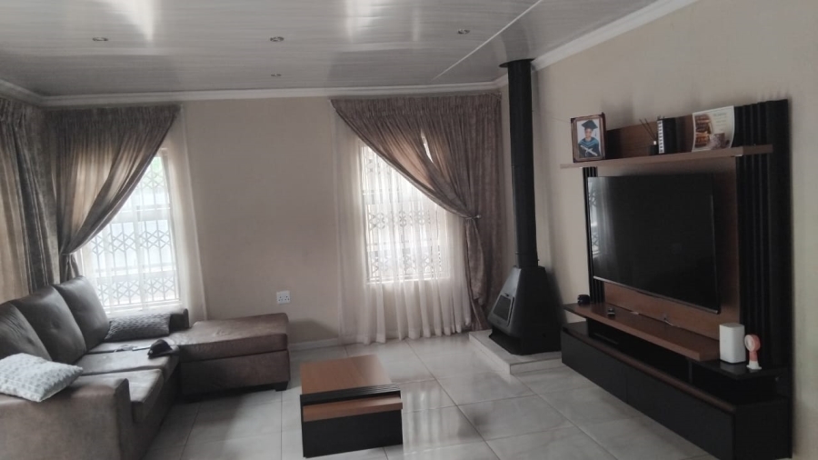 4 Bedroom Property for Sale in Ga-Rankuwa Gauteng
