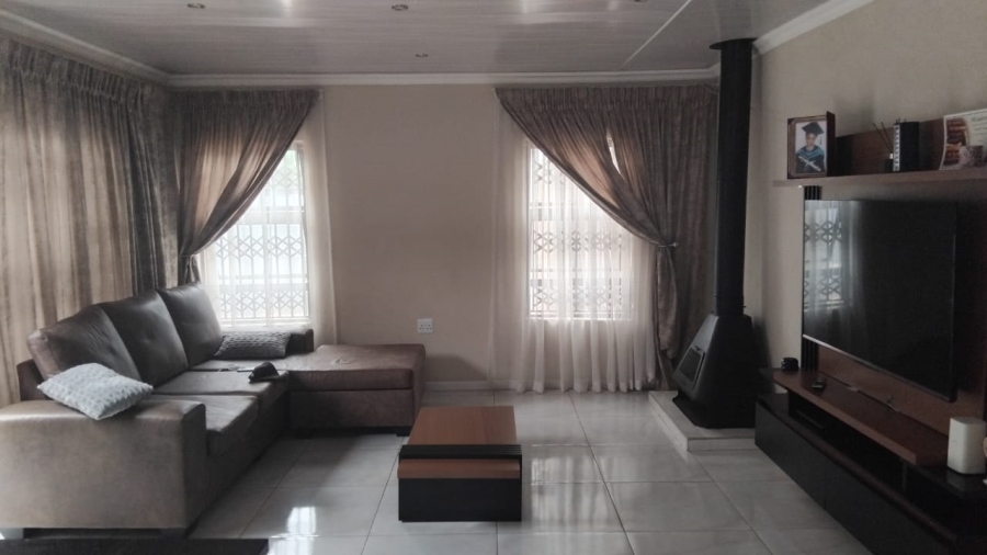 4 Bedroom Property for Sale in Ga-Rankuwa Gauteng
