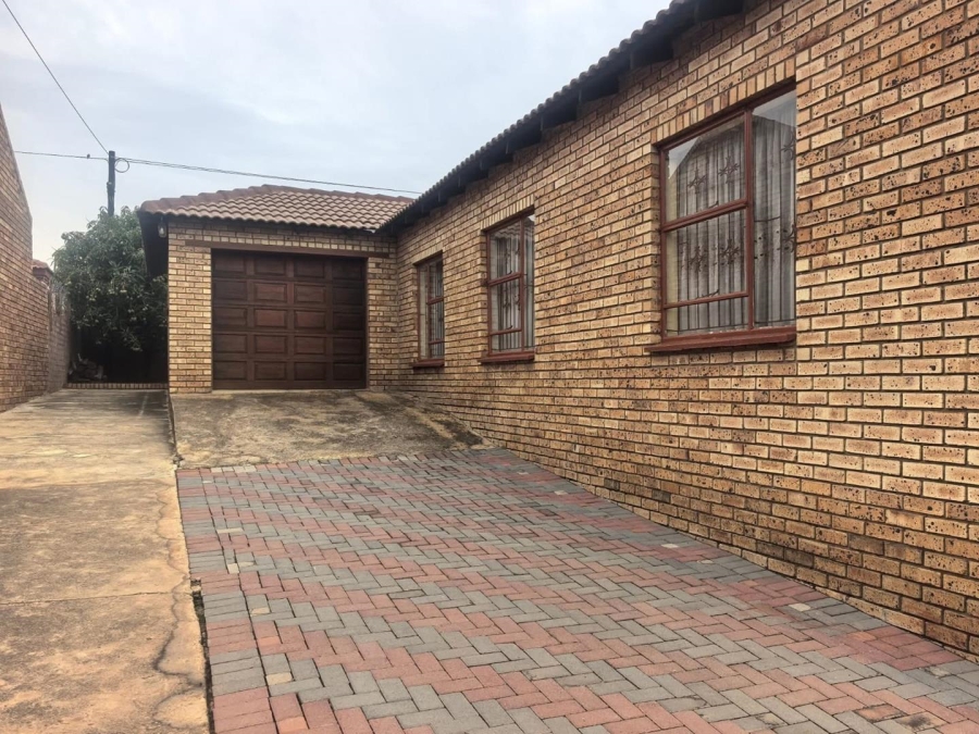 3 Bedroom Property for Sale in Soshanguve S Gauteng