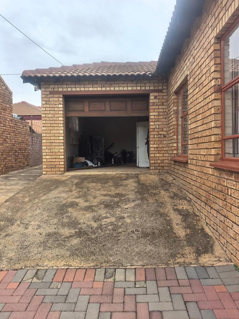 3 Bedroom Property for Sale in Soshanguve S Gauteng