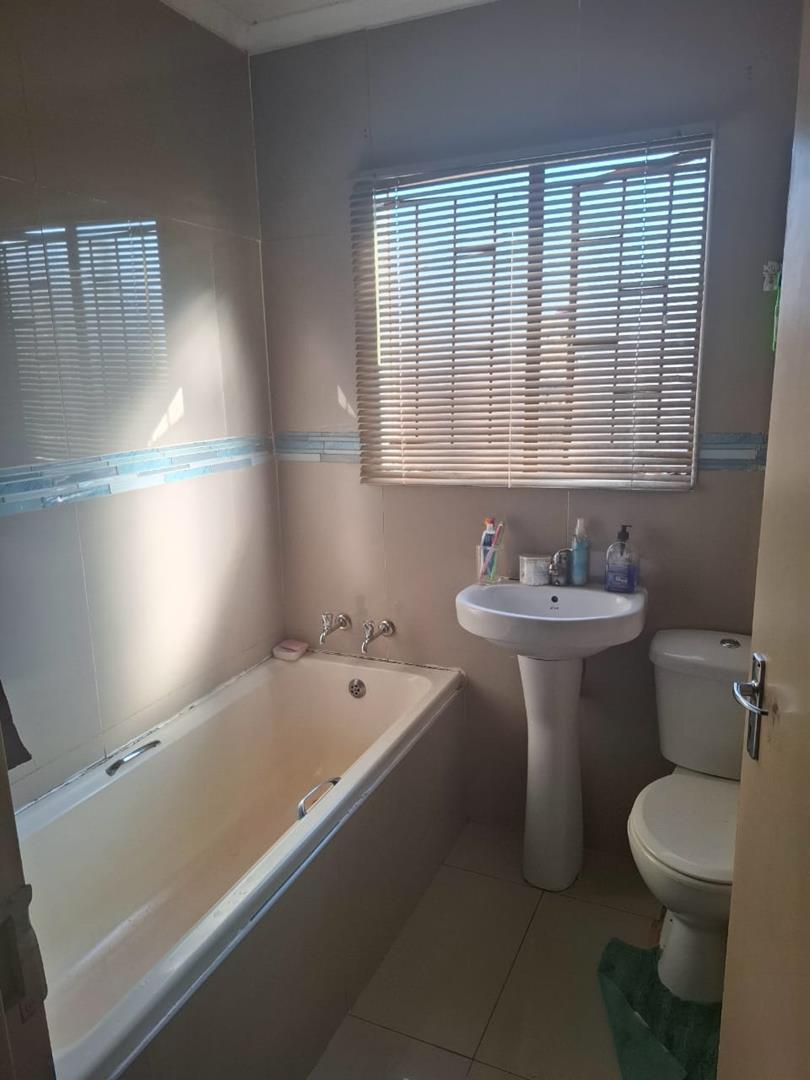 2 Bedroom Property for Sale in Soshanguve VV Gauteng