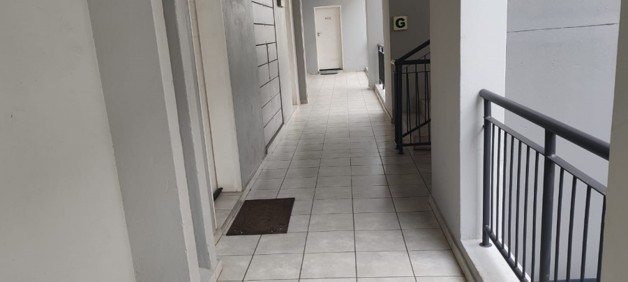 1 Bedroom Property for Sale in Grand Central Gauteng