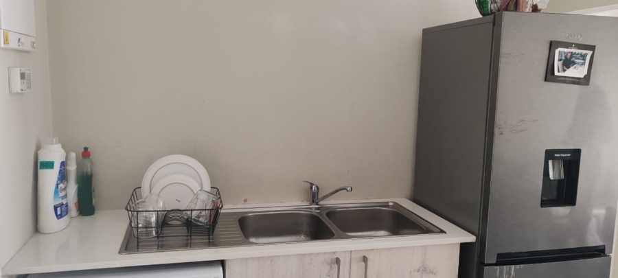 1 Bedroom Property for Sale in Grand Central Gauteng