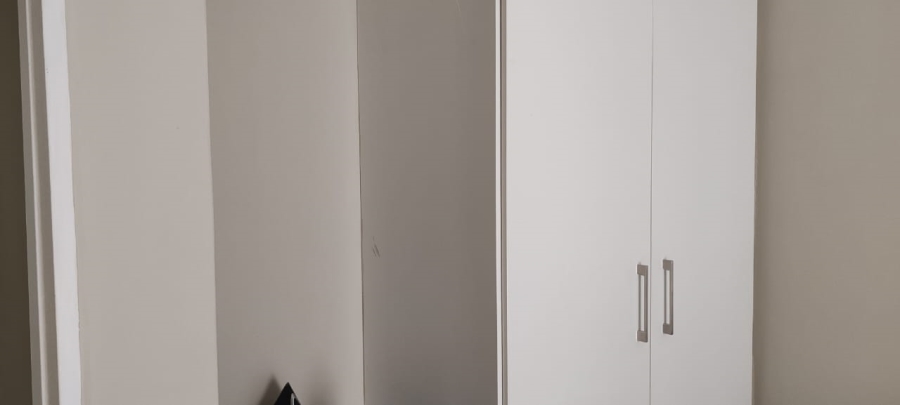 1 Bedroom Property for Sale in Grand Central Gauteng