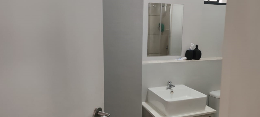 1 Bedroom Property for Sale in Grand Central Gauteng