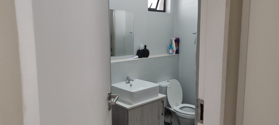 1 Bedroom Property for Sale in Grand Central Gauteng