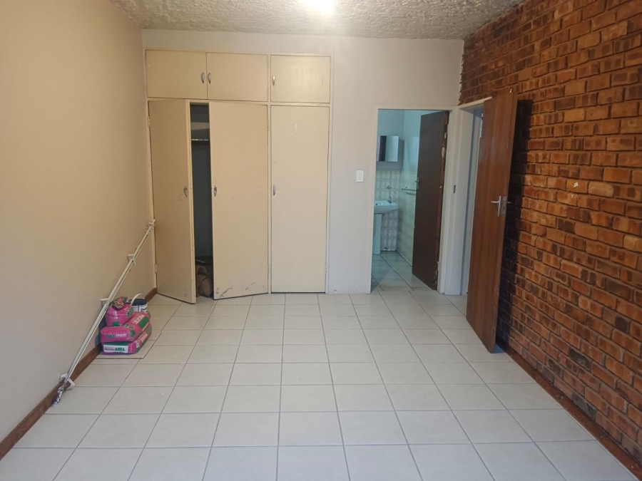 1 Bedroom Property for Sale in Pretoria West Gauteng