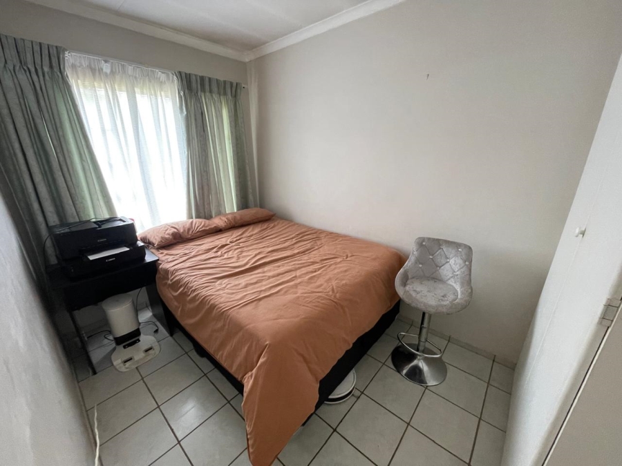 2 Bedroom Property for Sale in Faerie Glen Gauteng
