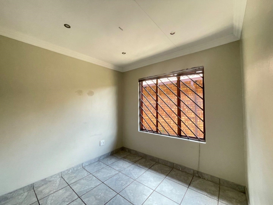 To Let 3 Bedroom Property for Rent in Glen Marais Ext 3 Gauteng