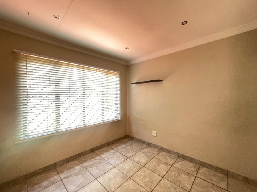 To Let 3 Bedroom Property for Rent in Glen Marais Ext 3 Gauteng