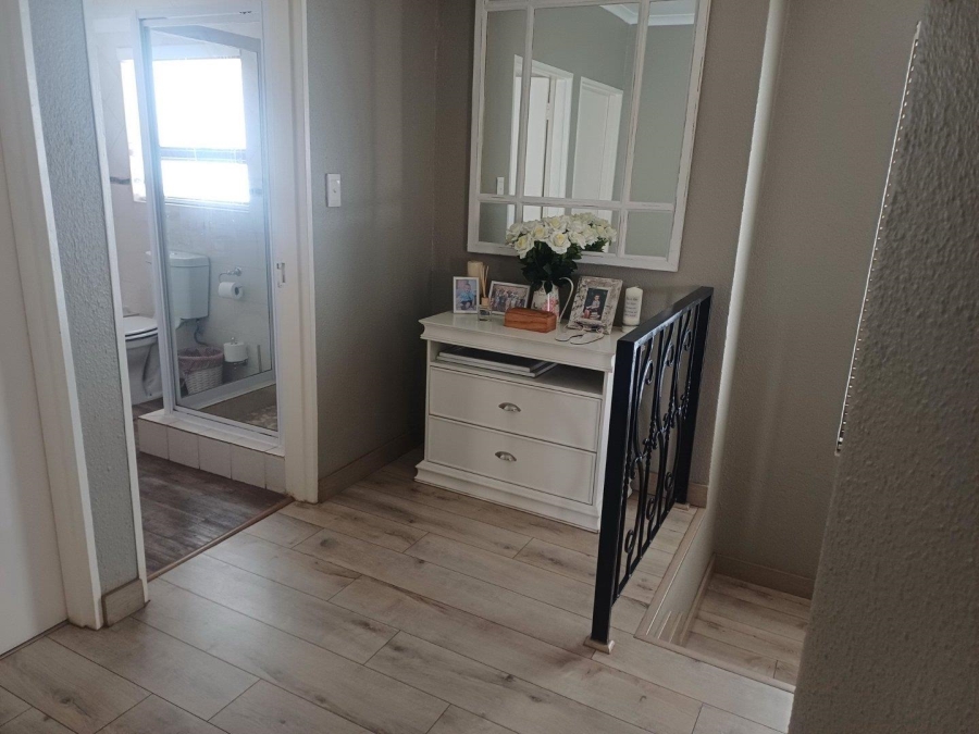 3 Bedroom Property for Sale in Glen Marais Gauteng