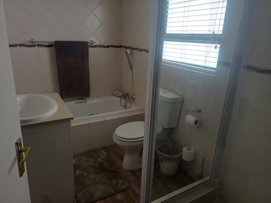 3 Bedroom Property for Sale in Glen Marais Gauteng