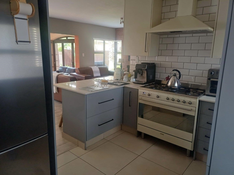 3 Bedroom Property for Sale in Glen Marais Gauteng