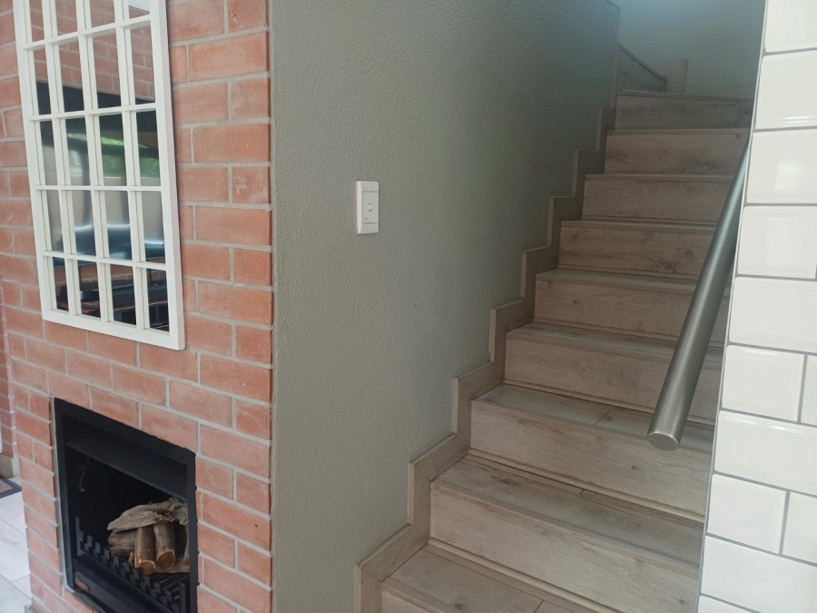 3 Bedroom Property for Sale in Glen Marais Gauteng