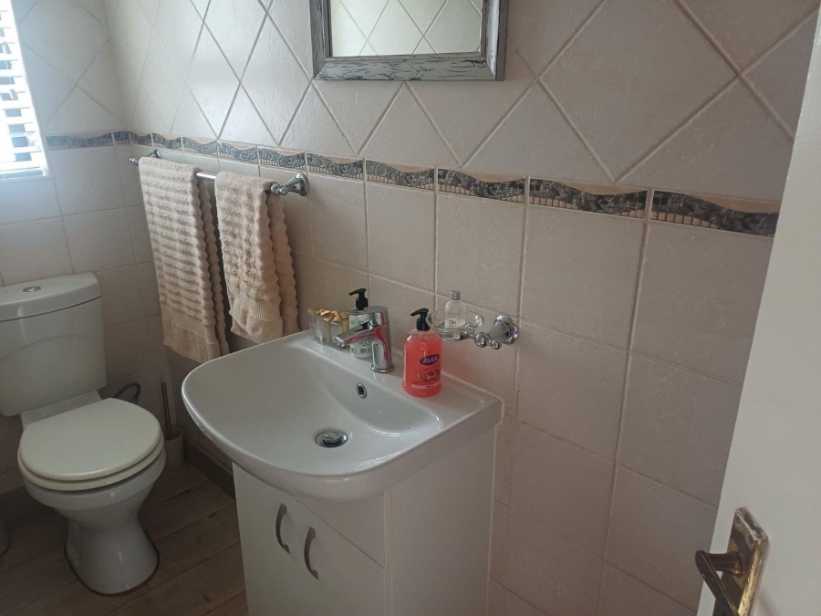 3 Bedroom Property for Sale in Glen Marais Gauteng