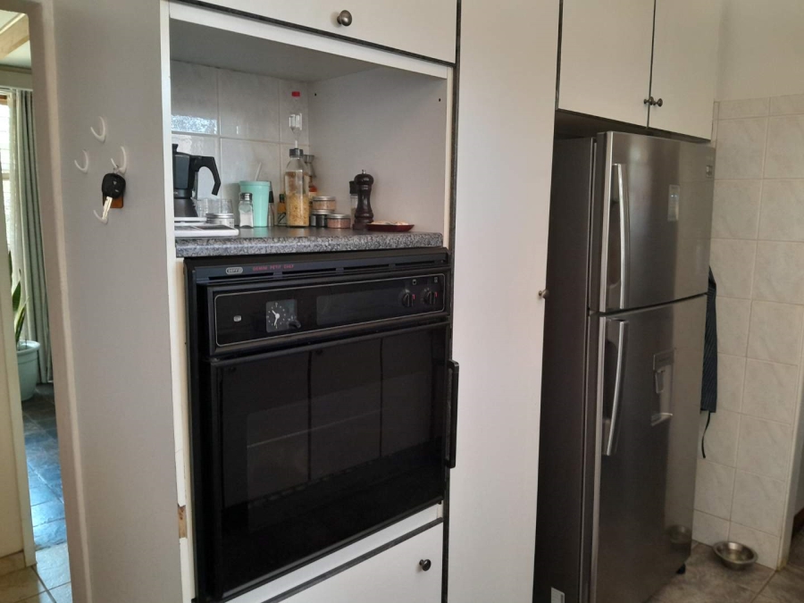 5 Bedroom Property for Sale in South Crest Gauteng