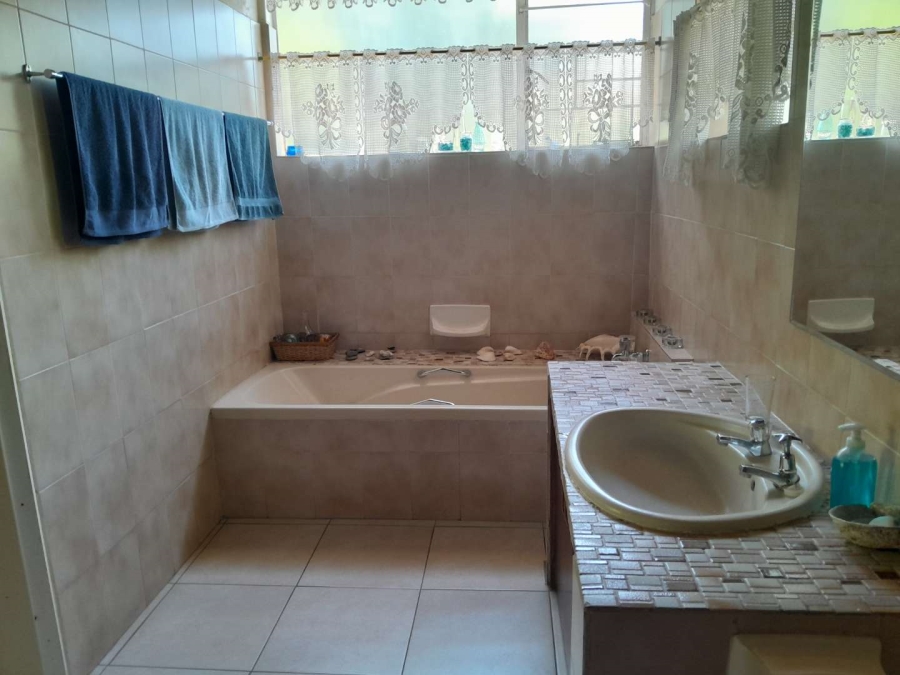 5 Bedroom Property for Sale in South Crest Gauteng