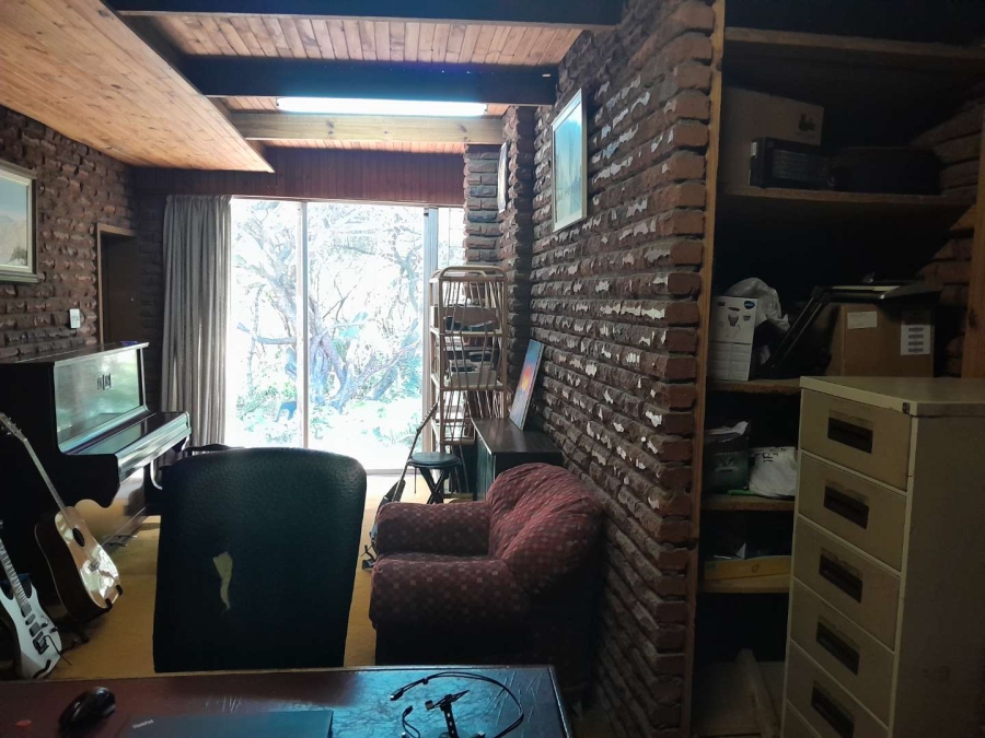 5 Bedroom Property for Sale in South Crest Gauteng