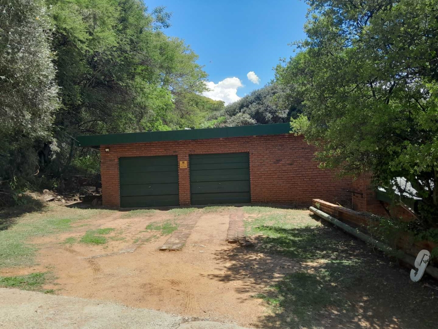 5 Bedroom Property for Sale in South Crest Gauteng