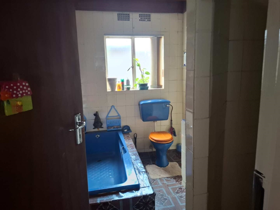 4 Bedroom Property for Sale in Linmeyer Gauteng