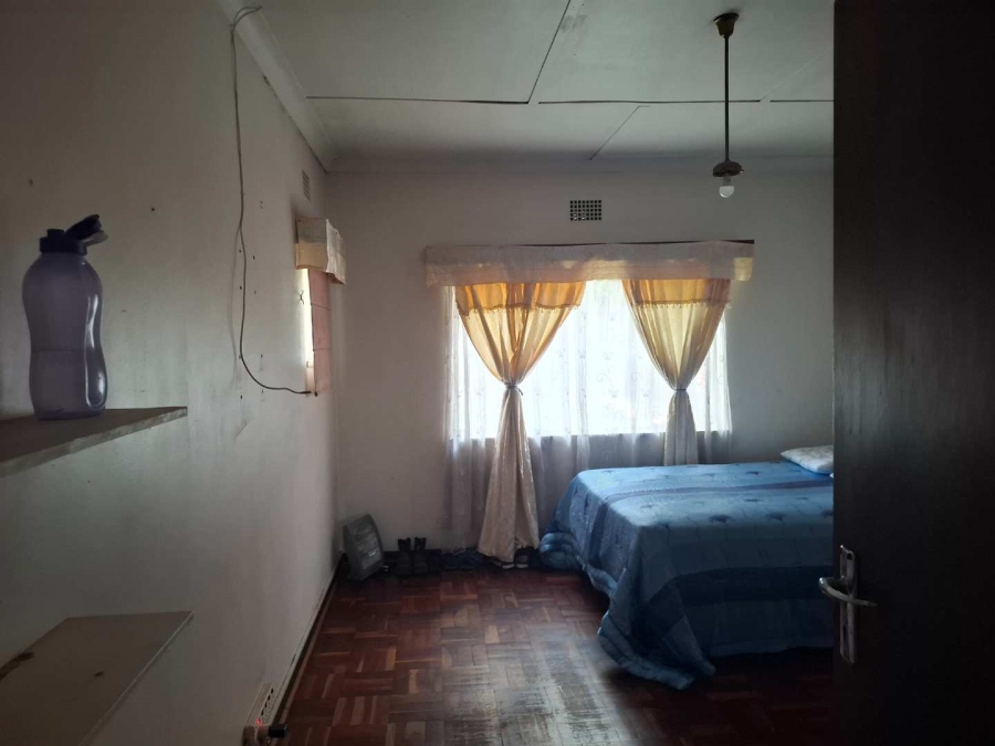 4 Bedroom Property for Sale in Linmeyer Gauteng