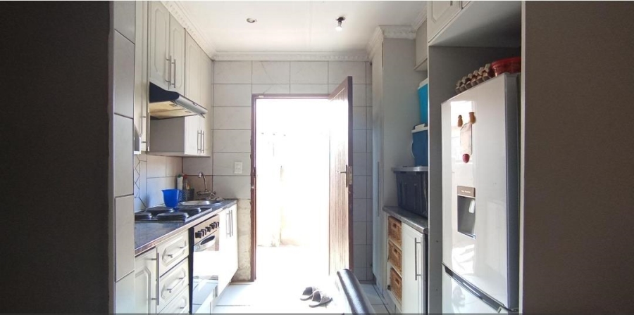 3 Bedroom Property for Sale in Clayville Gauteng