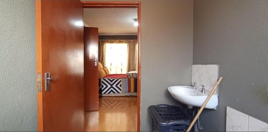 3 Bedroom Property for Sale in Clayville Gauteng